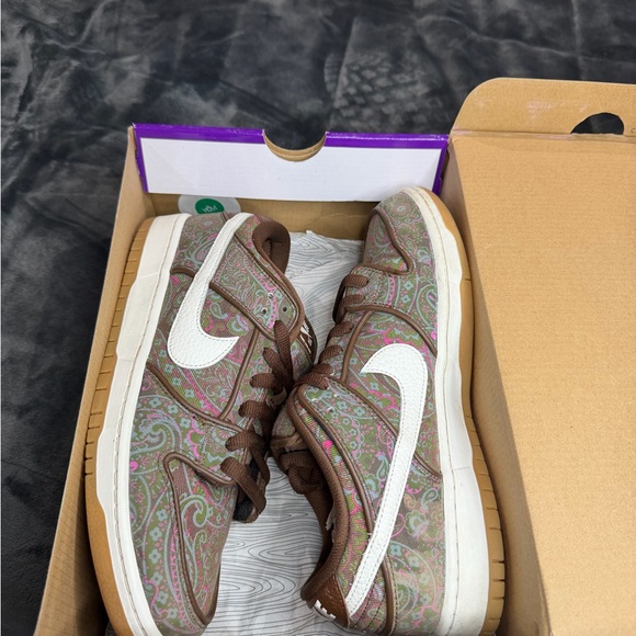 Nike SB Brown Paisley Sneakers - Picture 8 of 9